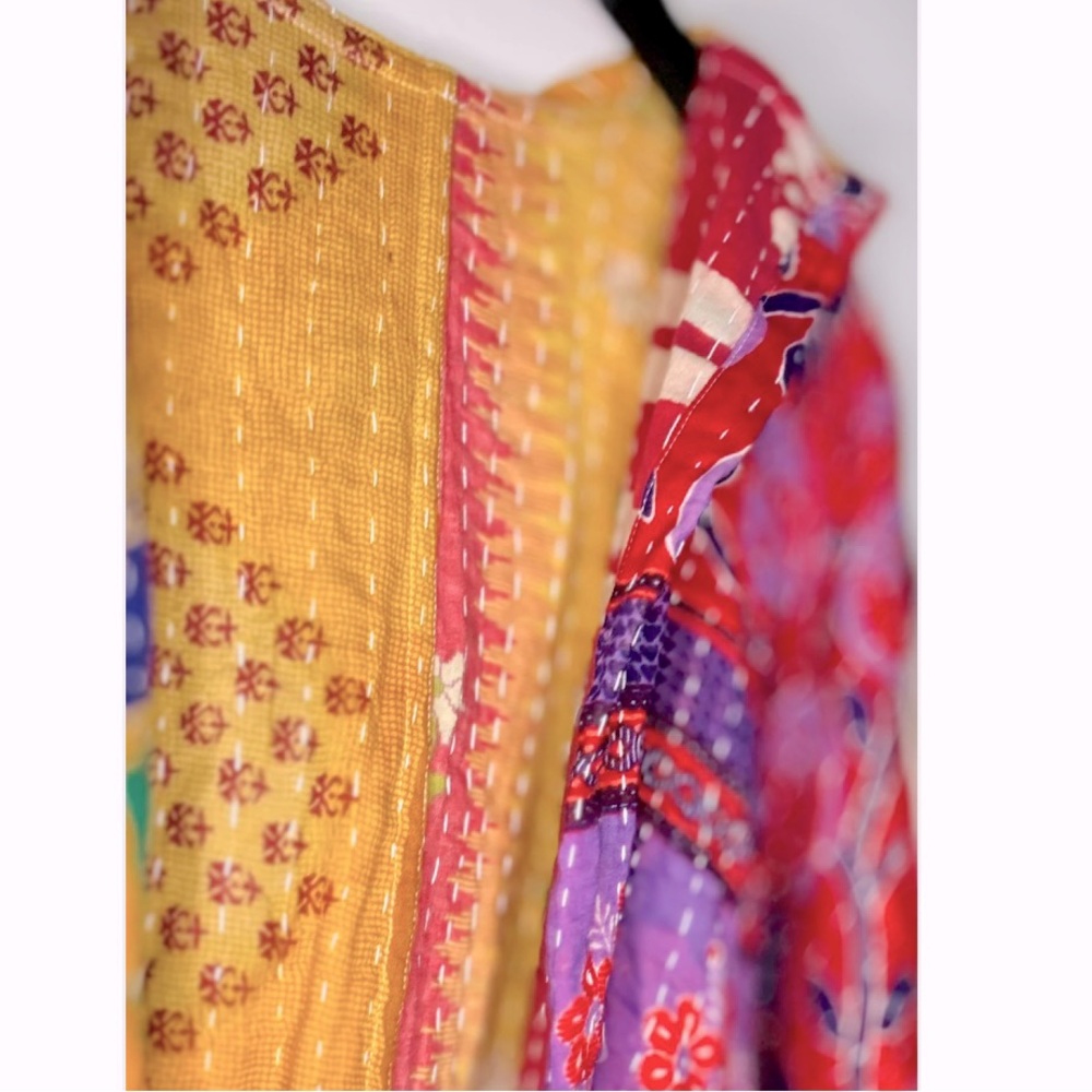 Reversible Kantha Duster - Picture 11 of 13